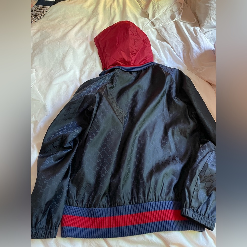 Windbreaker - Picture 3 of 6